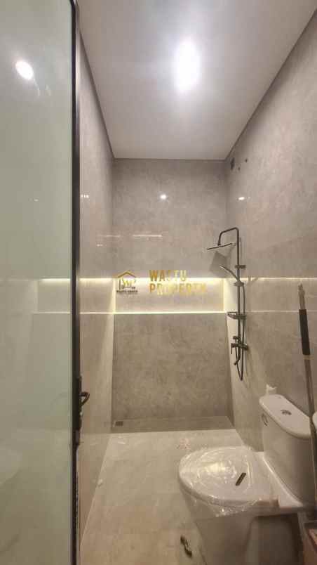 dijual rumah purwomartani