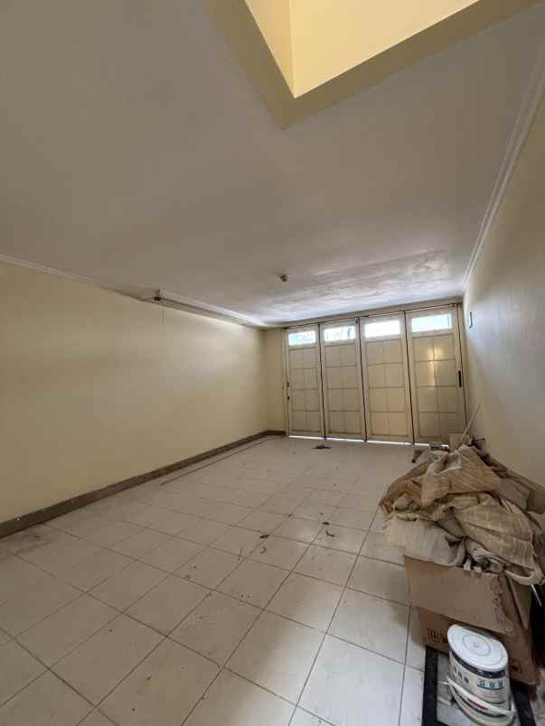 dijual rumah raffles garden citraland