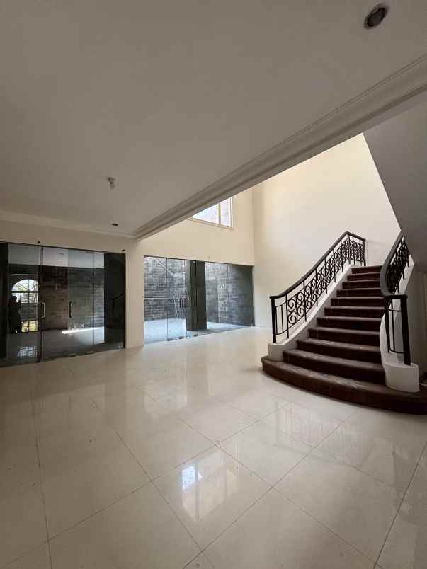 dijual rumah raffles garden citraland