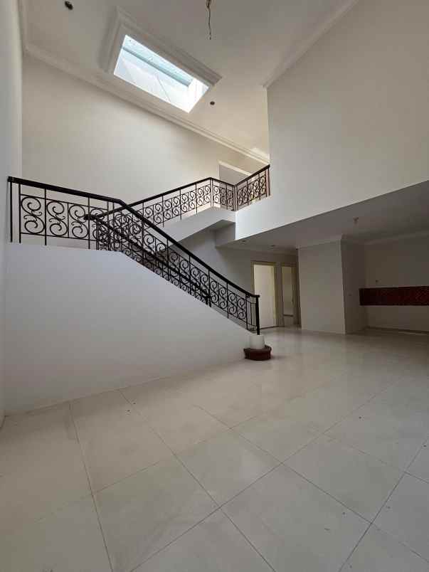 dijual rumah raffles garden citraland