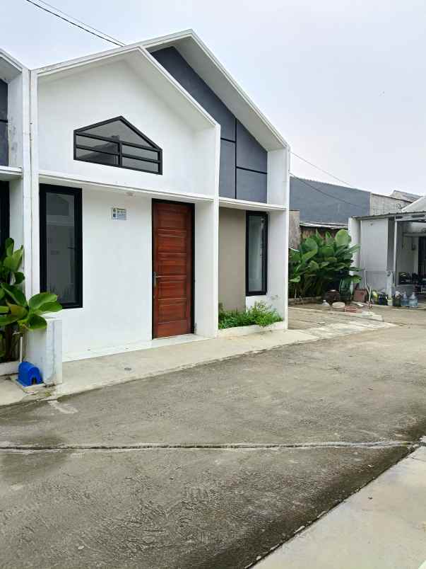 dijual rumah rawageni