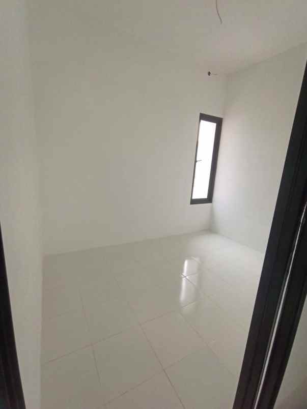 dijual rumah rawageni