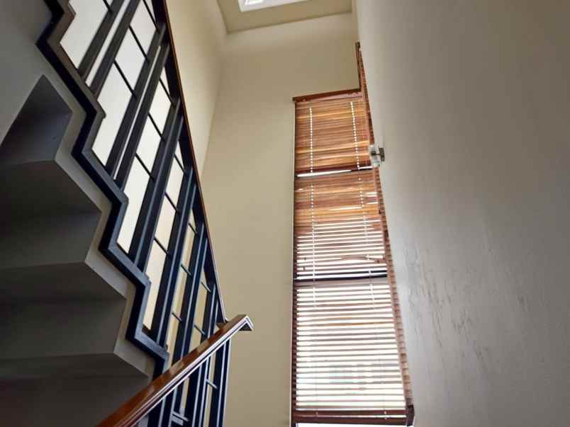 dijual rumah rawamangun
