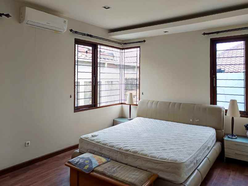 dijual rumah rawamangun