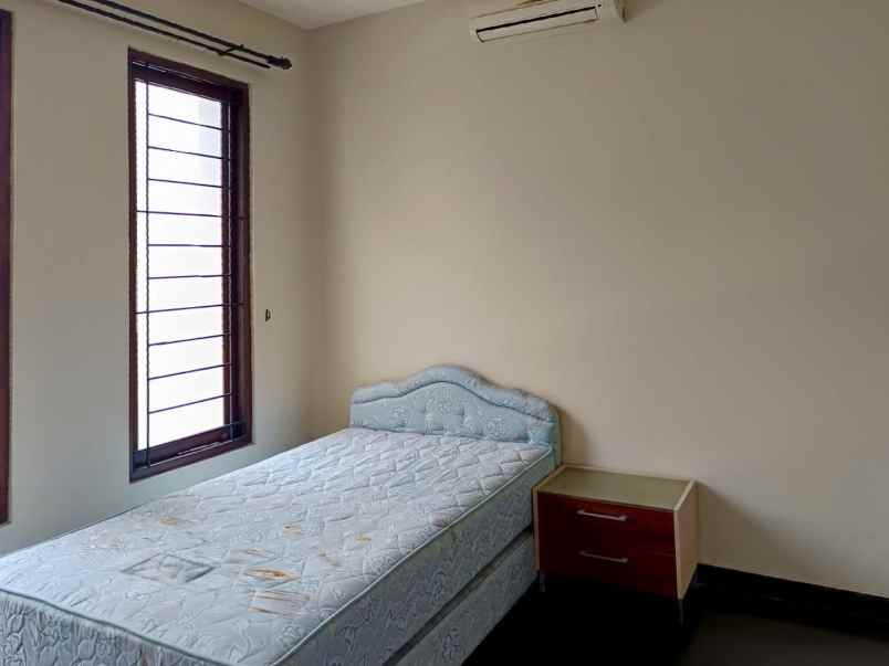 dijual rumah rawamangun