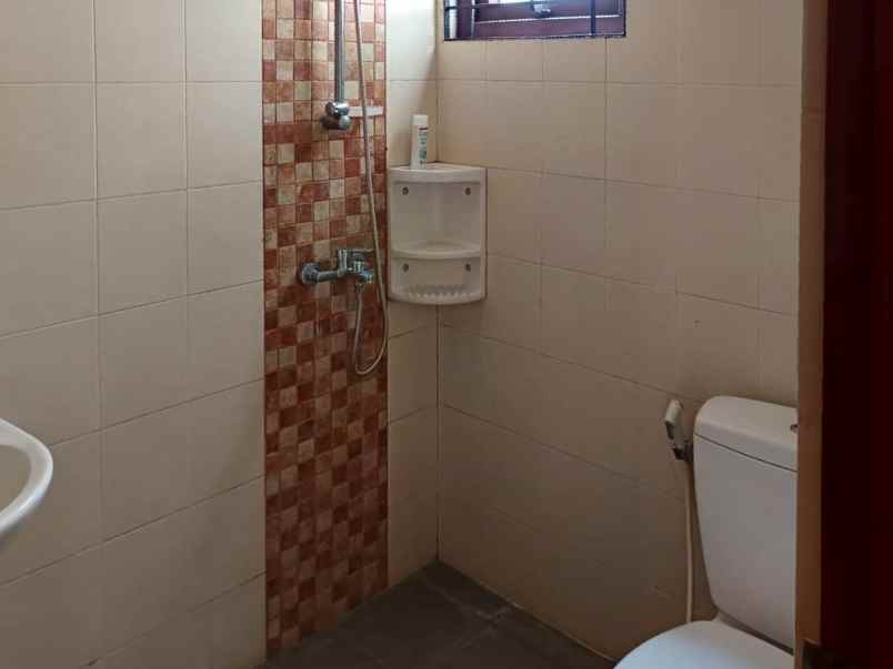 dijual rumah rawamangun