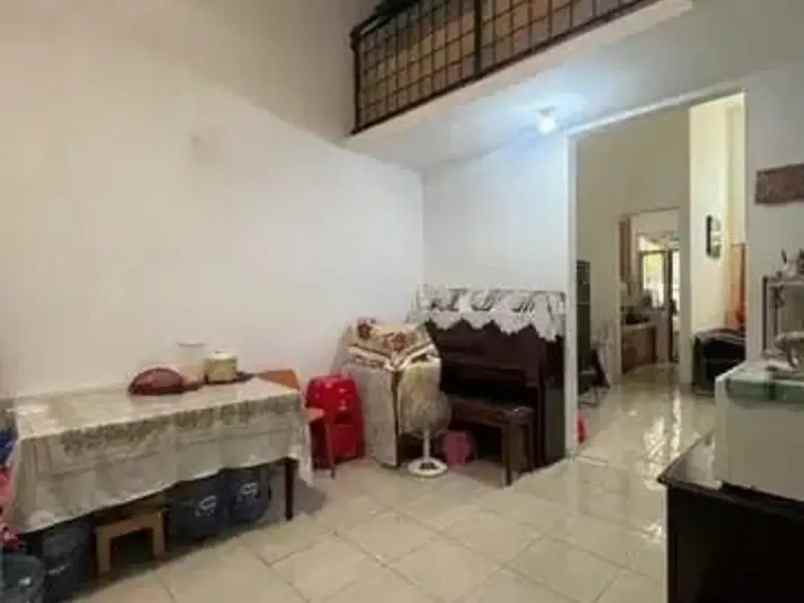 dijual rumah renovasi total siap huni kemang pratama