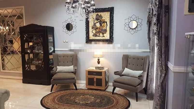 dijual rumah royal residence