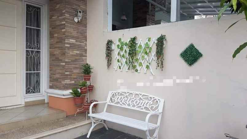 dijual rumah royal residence