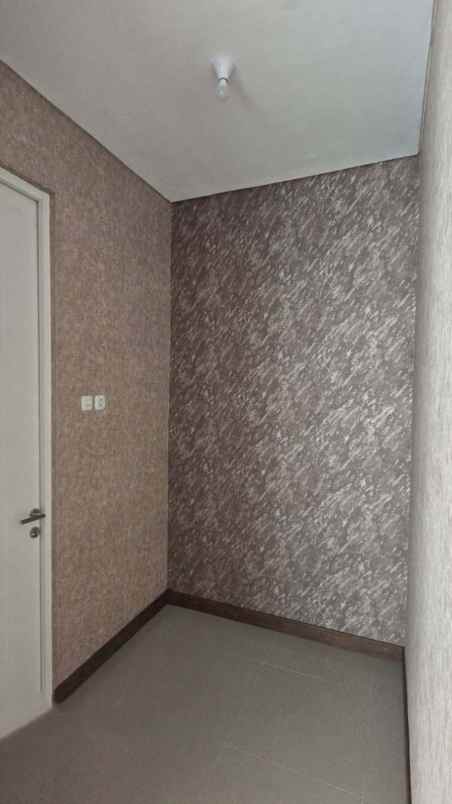 dijual rumah royal residence harewood