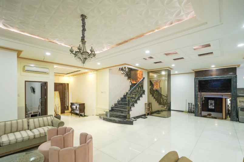 dijual rumah rumah mediterania