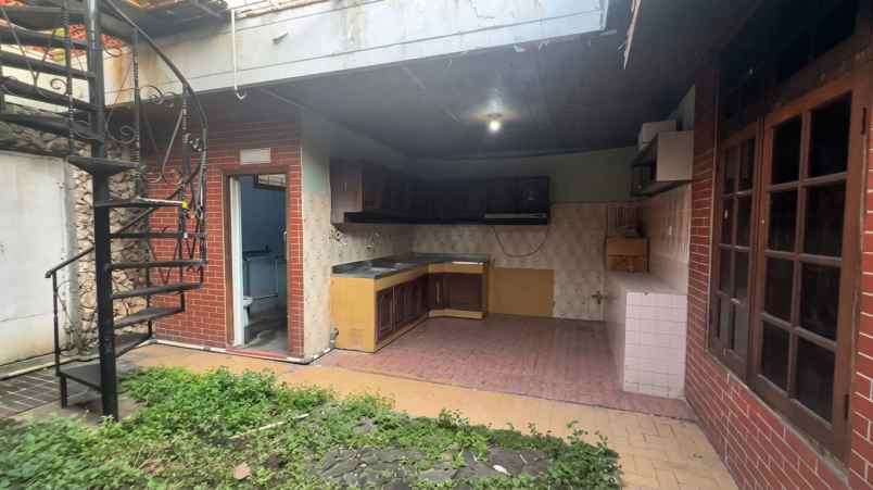 dijual rumah rumah salemba jakarta pusat