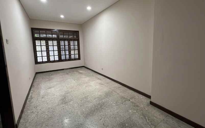 dijual rumah rumah salemba jakarta pusat