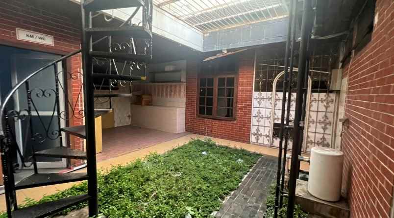 dijual rumah rumah salemba jakarta pusat