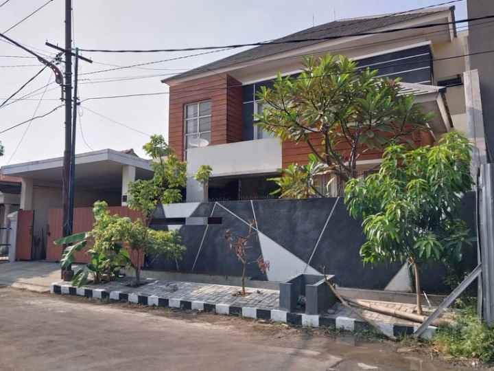 dijual rumah rungkut asri