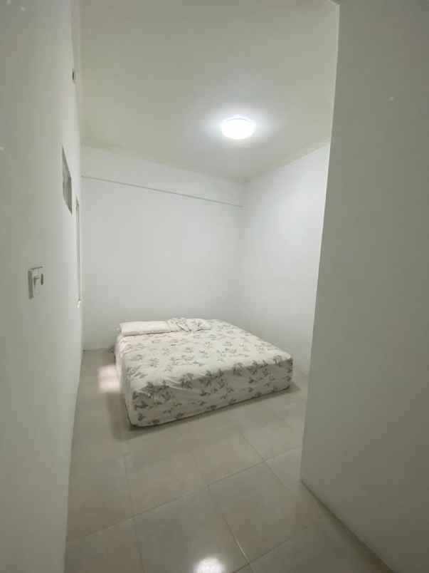 dijual rumah rungkut barata