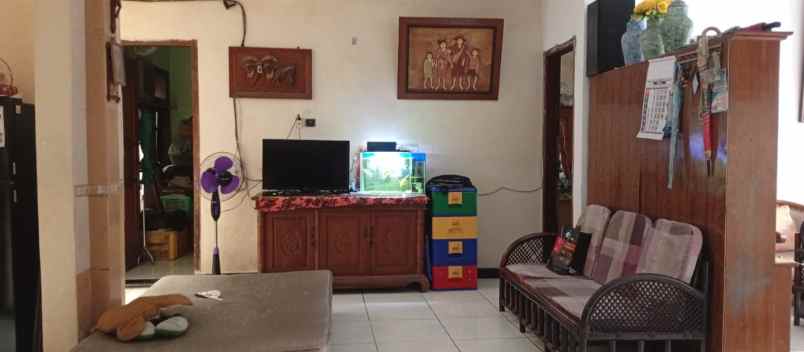 dijual rumah rungkut barata