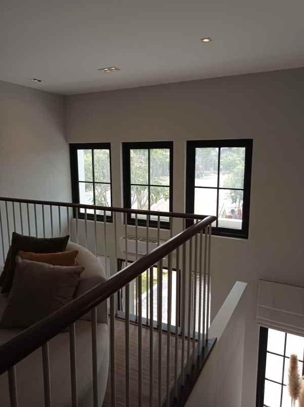 dijual rumah sambiroto