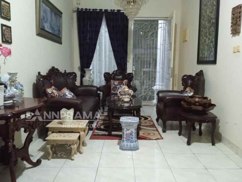 dijual rumah sawangan depok