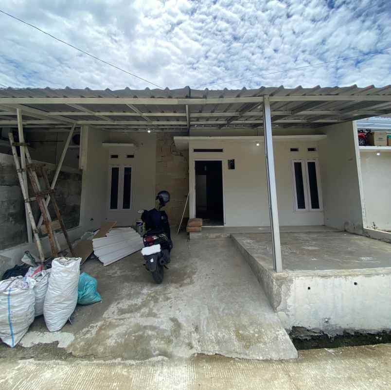 dijual rumah sawangan depok