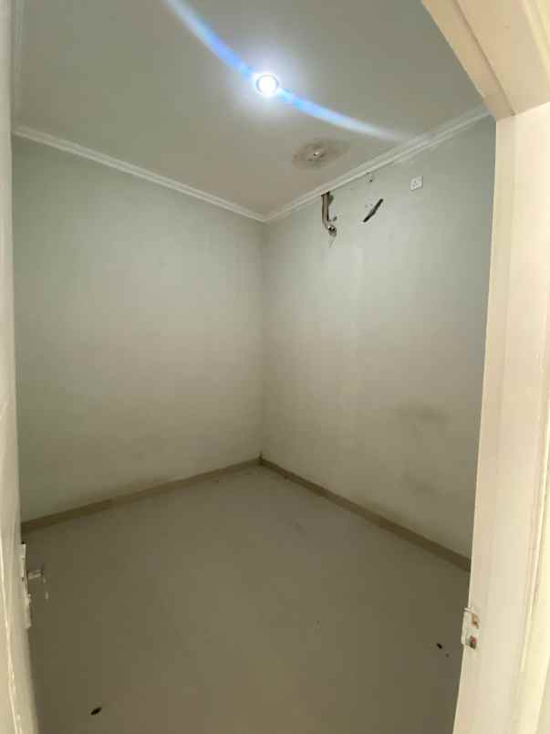 dijual rumah sawangan depok