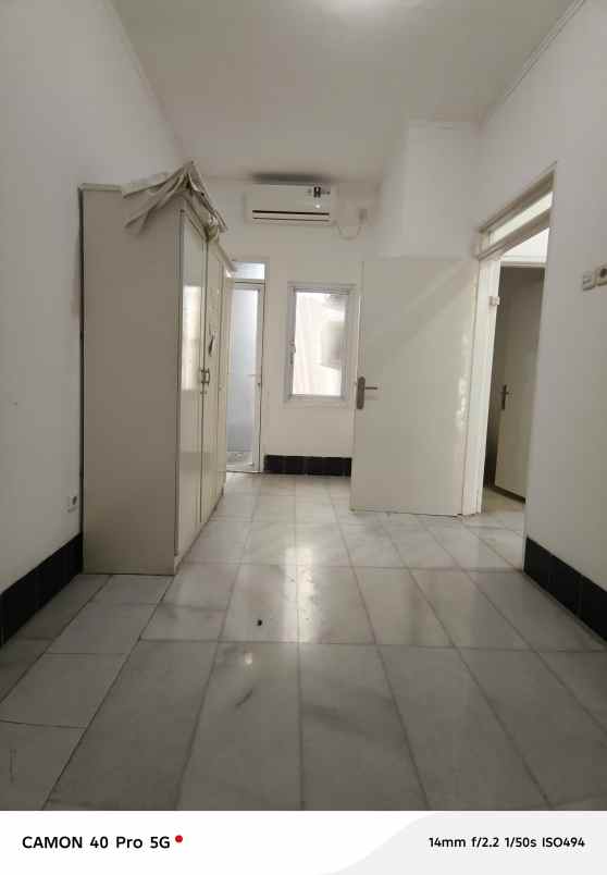 dijual rumah secondary terawat dalam komplek