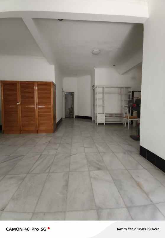 dijual rumah secondary terawat dalam komplek