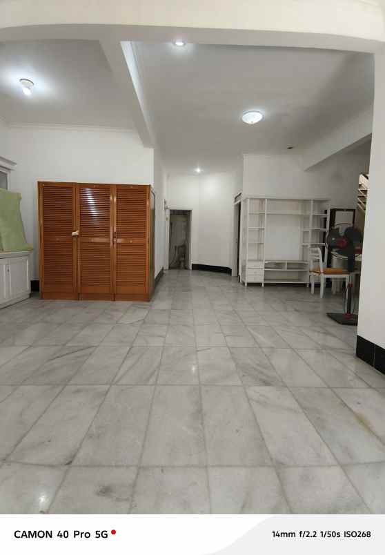 dijual rumah secondary terawat dalam komplek