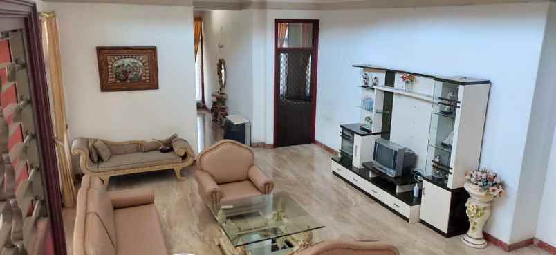 dijual rumah seruni ketabang genteng