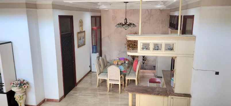 dijual rumah seruni ketabang genteng