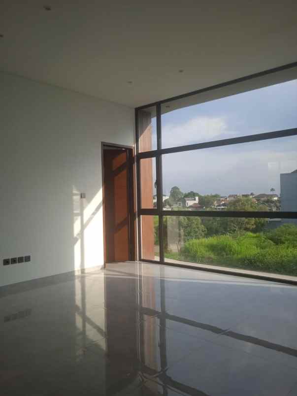 dijual rumah setra duta grande bandung