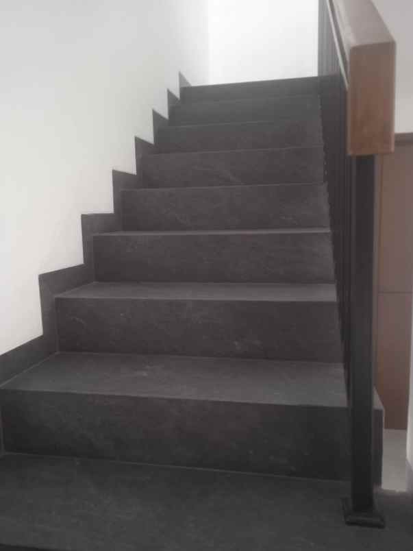 dijual rumah setra duta grande bandung