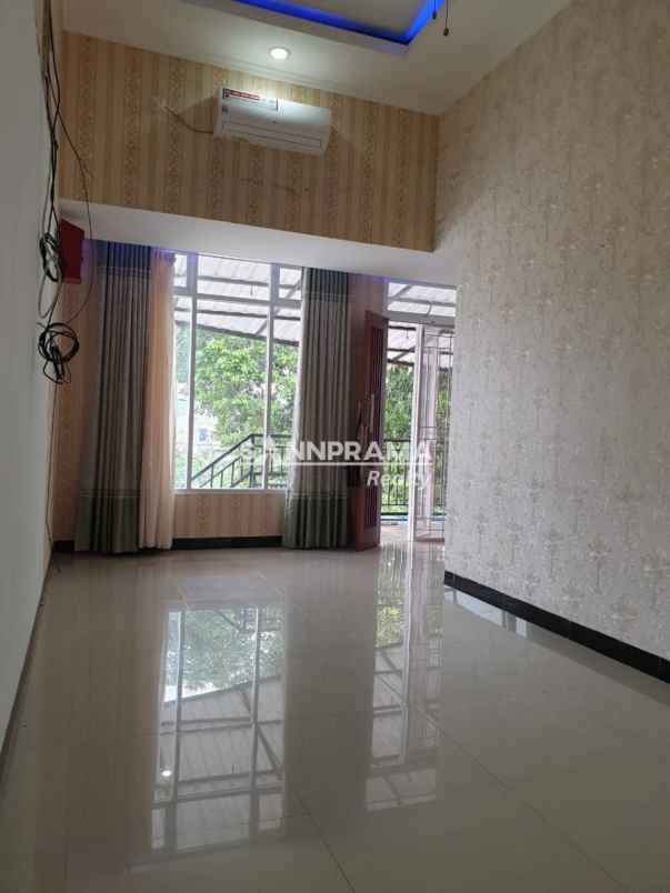 dijual rumah shm dalam cluster di beji depok siap huni