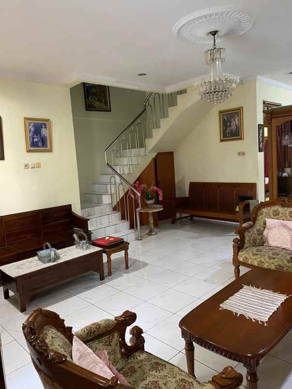 dijual rumah siaphuni di eramas 2000 jakarta timur