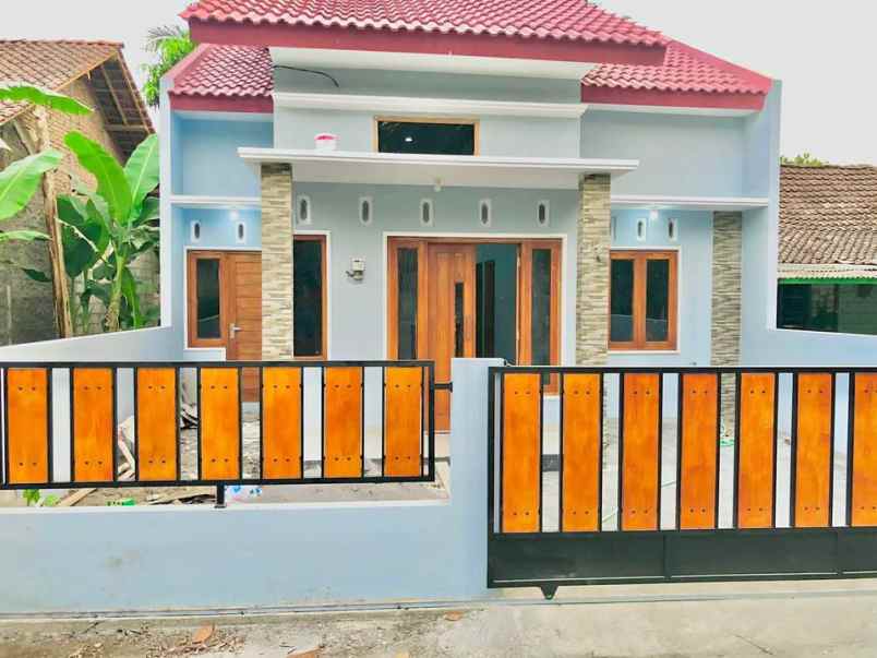 dijual rumah sidomoyo