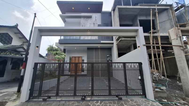 dijual rumah sinduharjo