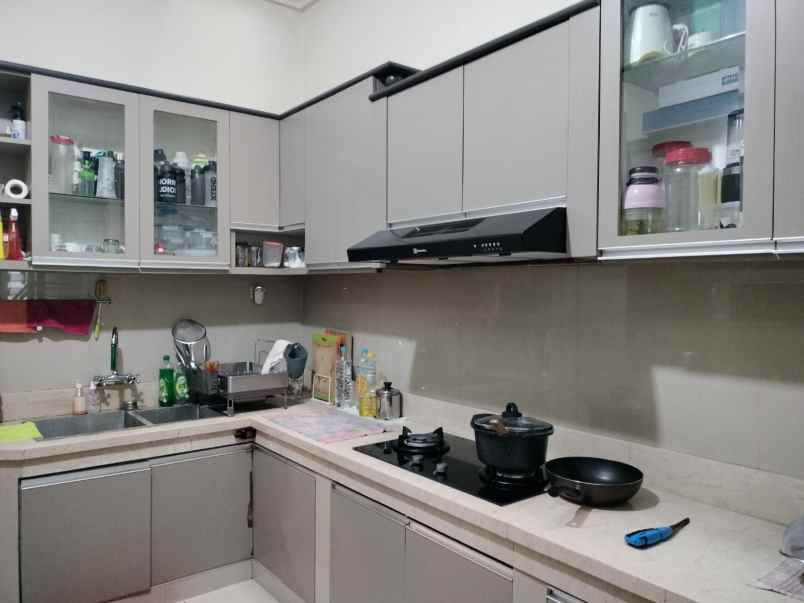 dijual rumah srengseng kembangan