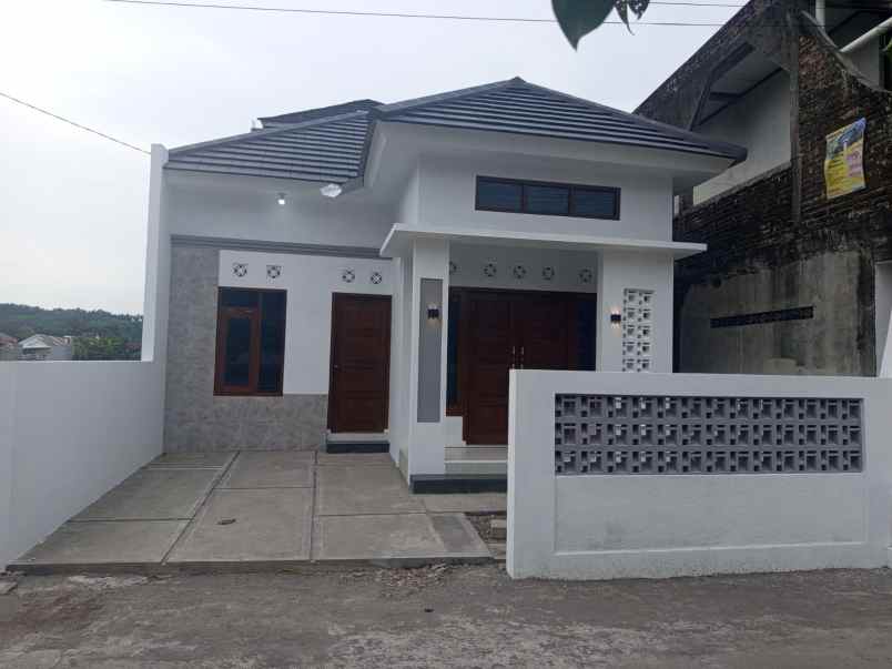 dijual rumah srimulyo