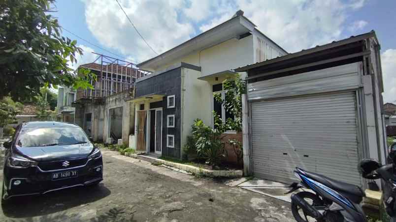 dijual rumah stasiun tugu
