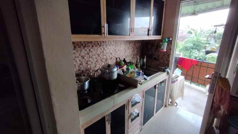 dijual rumah stasiun tugu