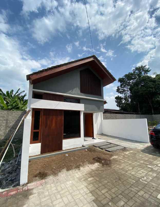 dijual rumah sumberharjo prambanan
