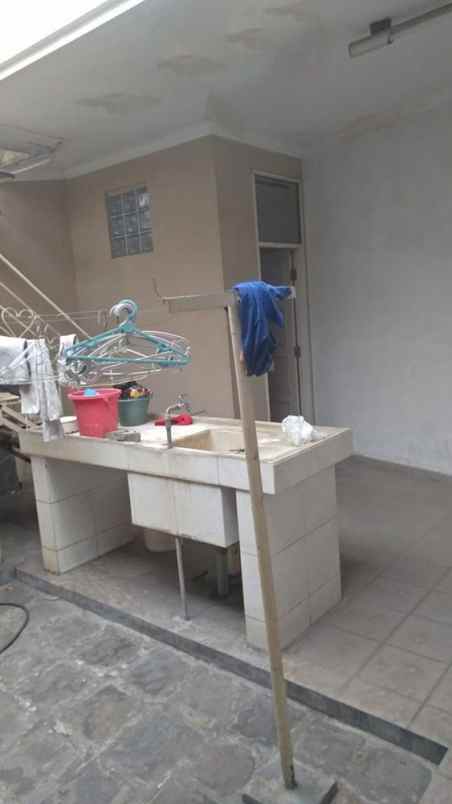 dijual rumah supratman