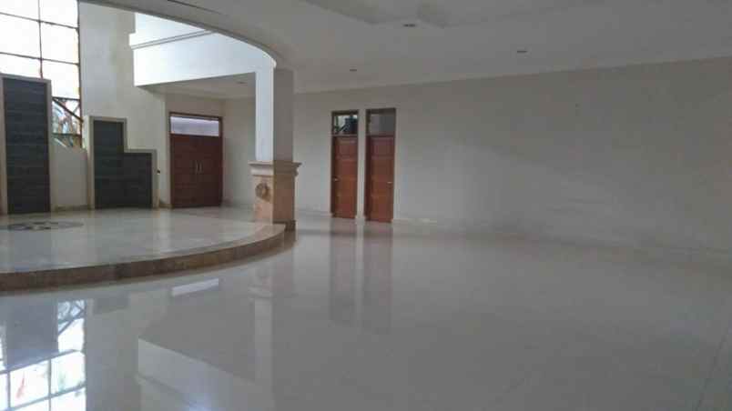 dijual rumah supratman