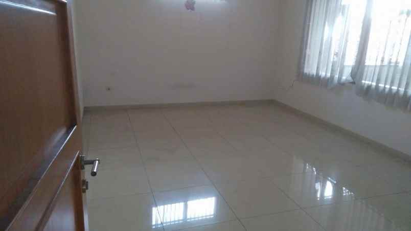 dijual rumah supratman