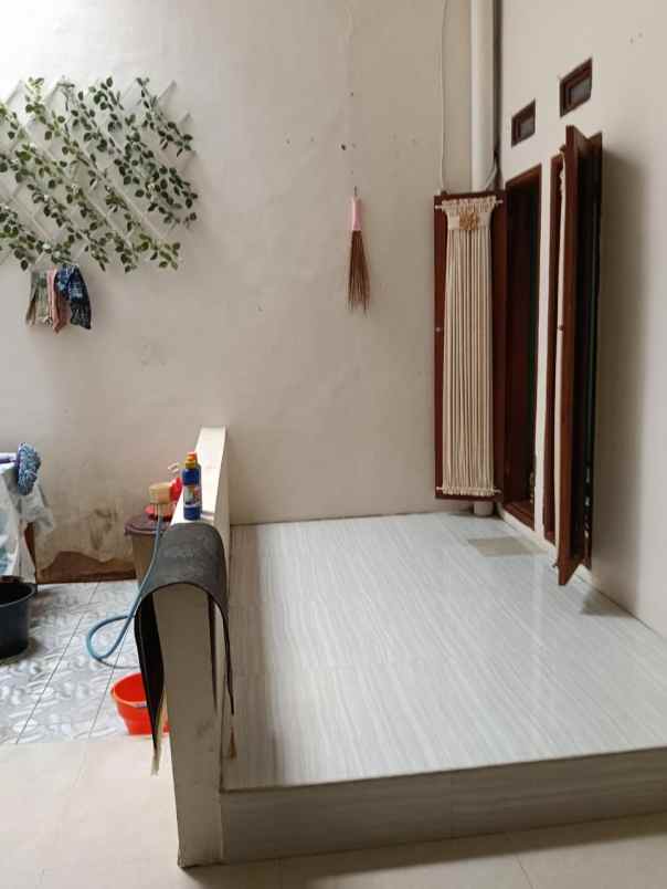 dijual rumah surya residence