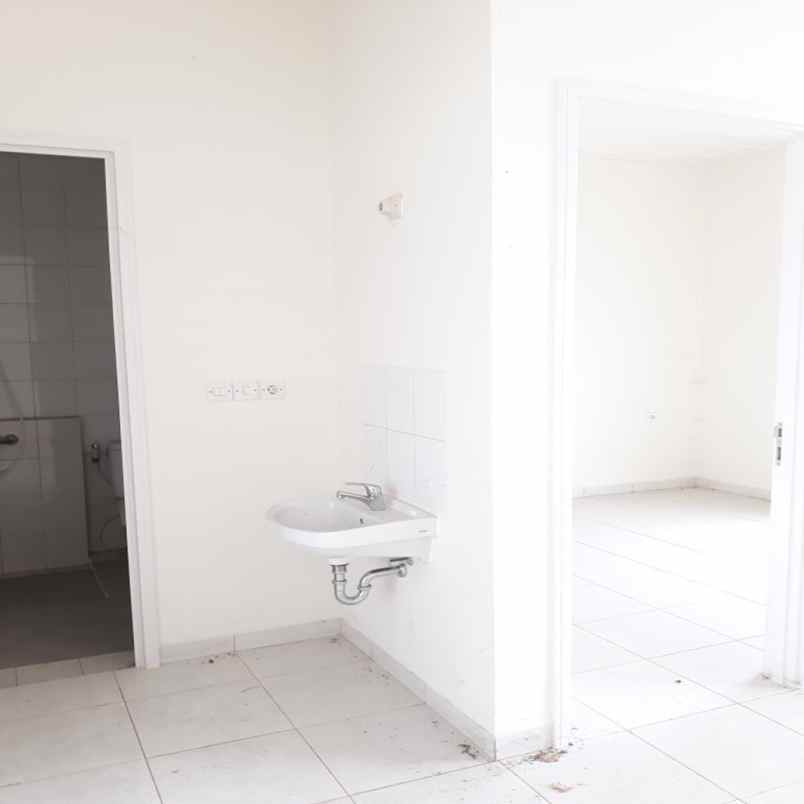 dijual rumah suvarna sutera cluster