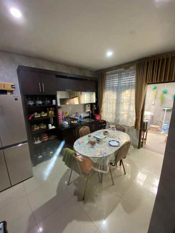 dijual rumah taman buaran indah 2
