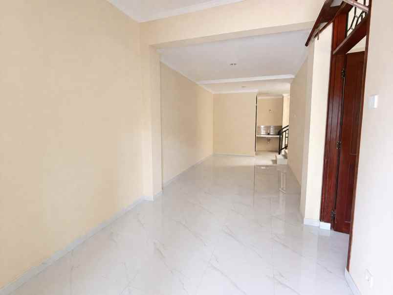 dijual rumah taman gapura