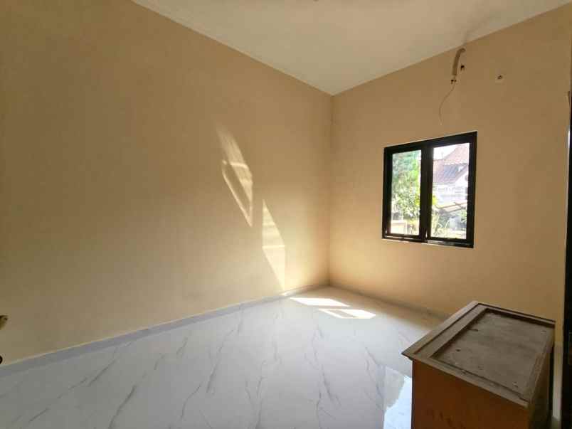 dijual rumah taman gapura