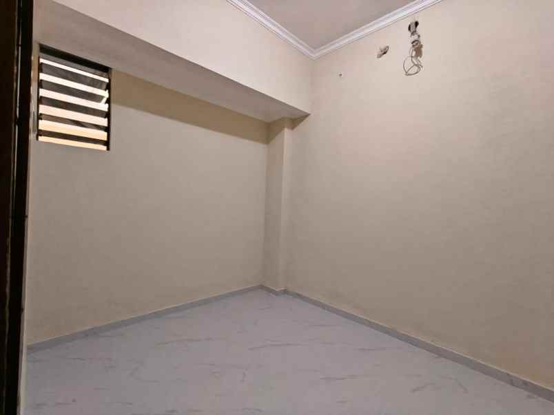 dijual rumah taman gapura